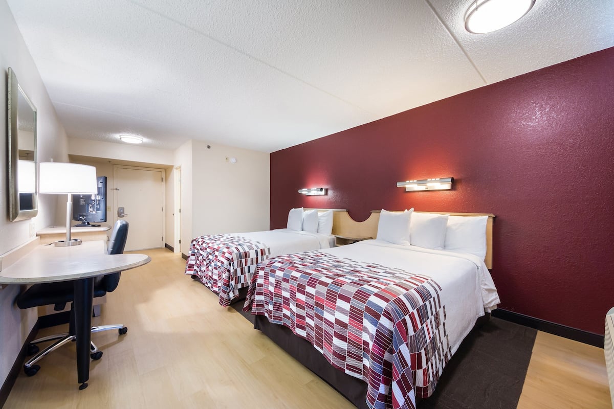 Standard Room, 2 Double Beds (Smoke Free) | Desk, blackout drapes, free WiFi, bed sheets