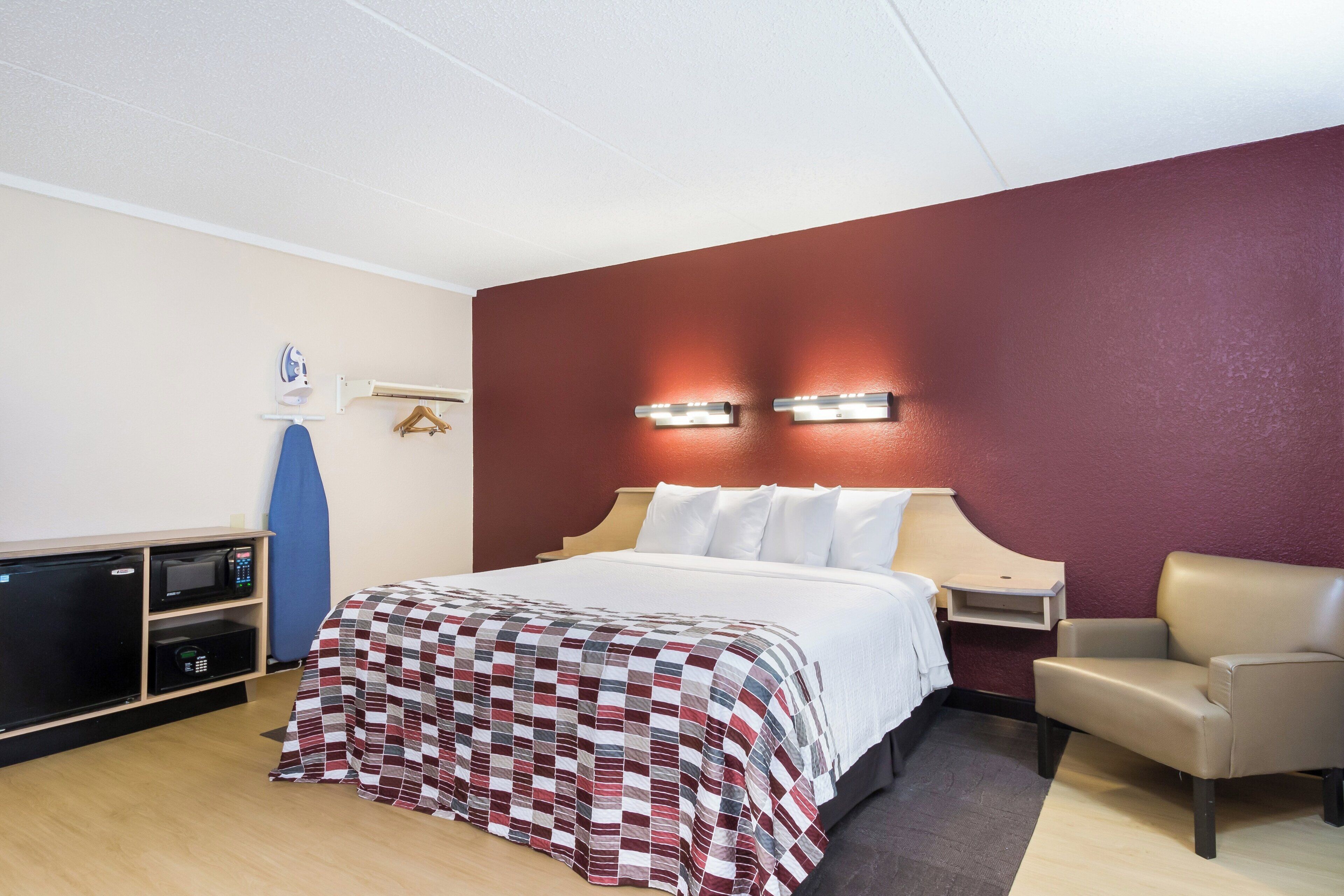 Desk, blackout curtains, free WiFi, bed sheets