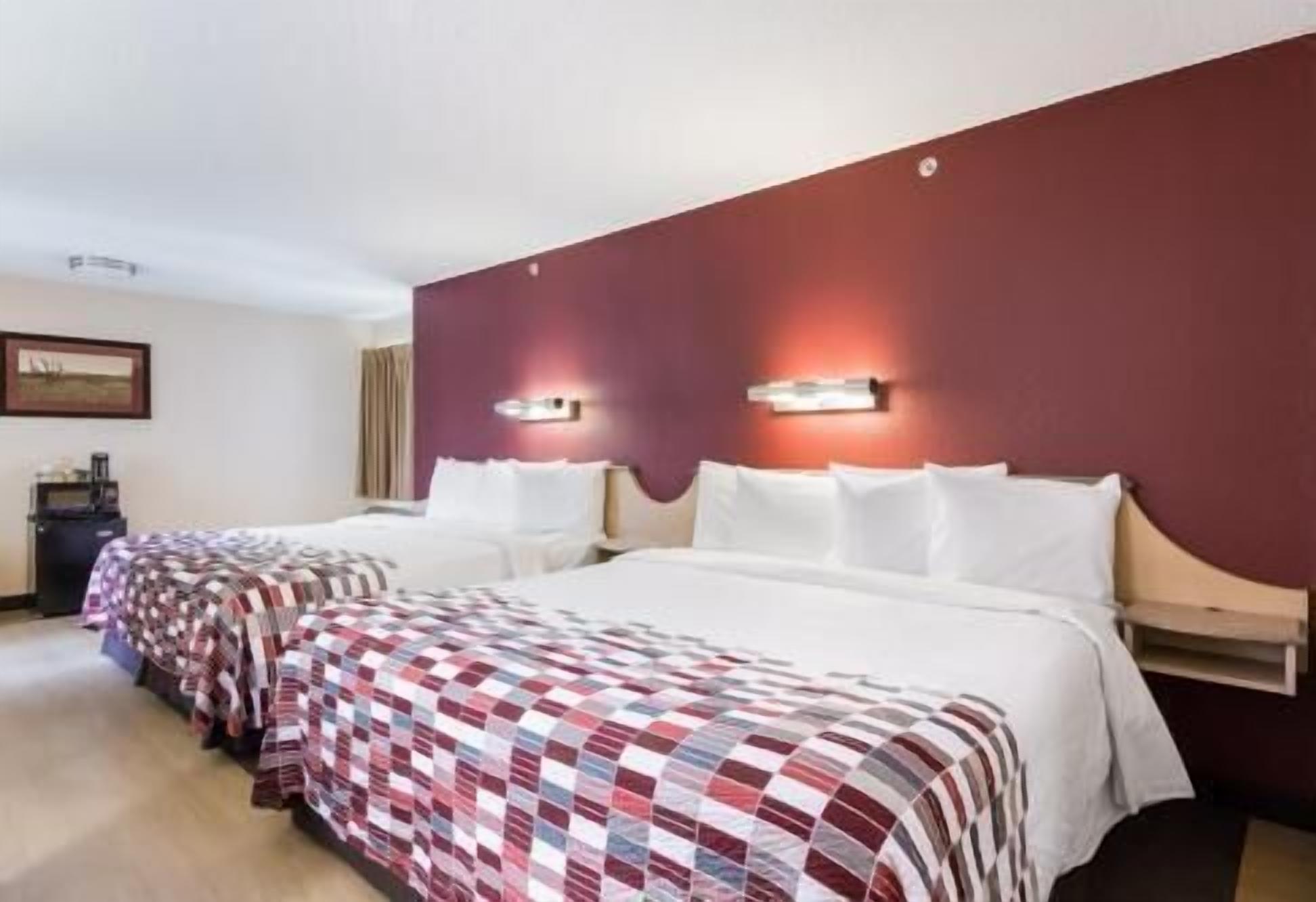 Desk, blackout drapes, free WiFi, bed sheets