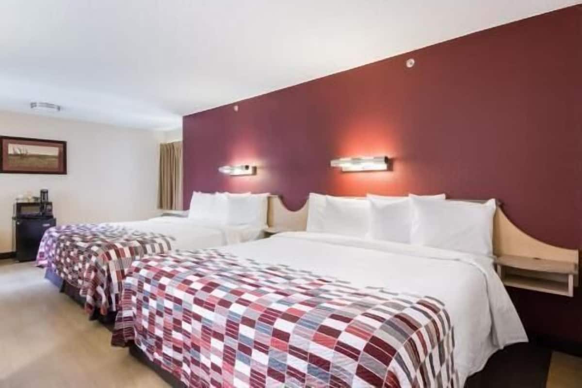 Desk, blackout drapes, free WiFi, bed sheets