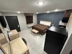 Executive-Zimmer, 1 King-Bett, Nichtraucher, Kochnische | Hochwertige Bettwaren, Schreibtisch, Bügeleisen/Bügelbrett