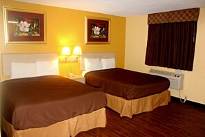 Habitación ejecutiva doble, 2 camas de matrimonio, no fumadores, cocina básica | Ropa de cama de alta calidad, escritorio, tabla de planchar con plancha