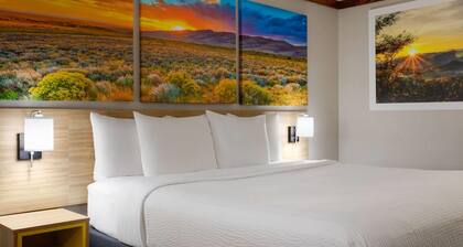 Days Inn by Wyndham Suites Fredericksburg