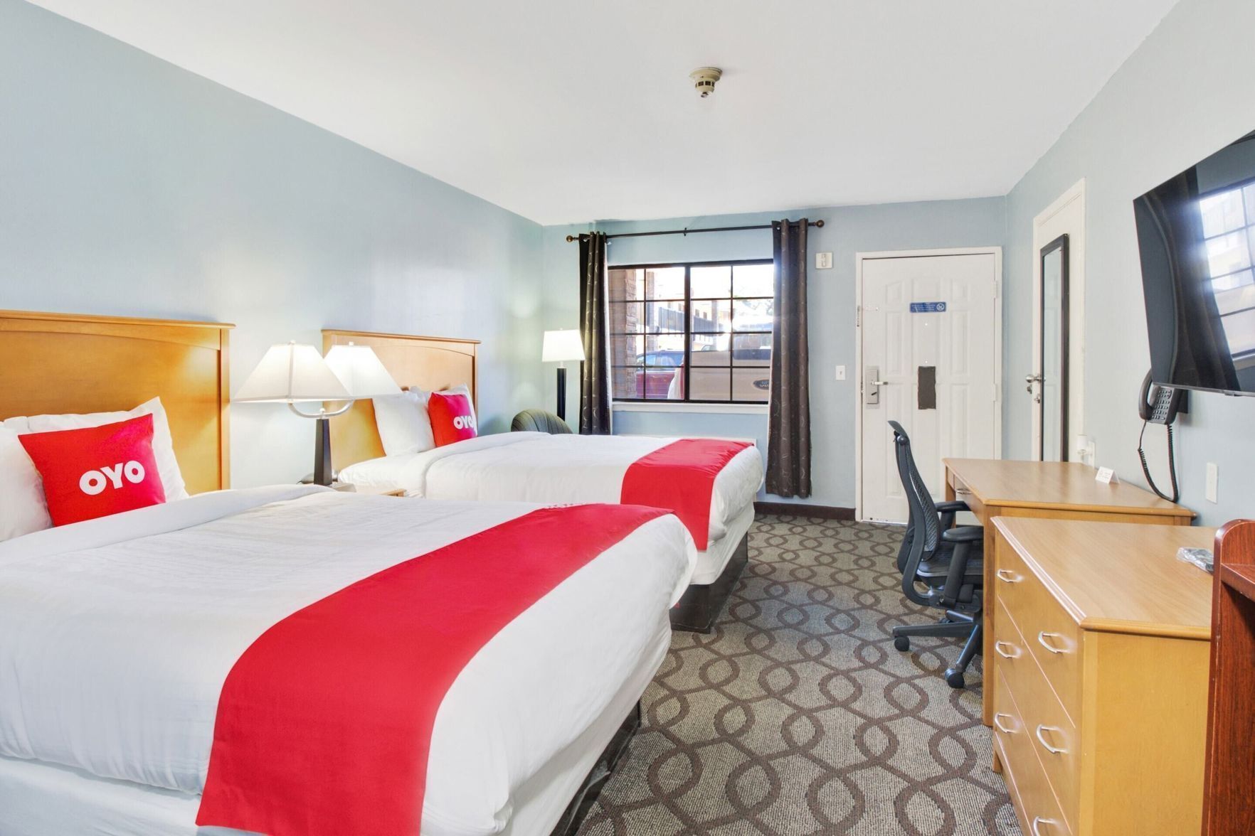 Desk, iron/ironing board, free WiFi, bed sheets