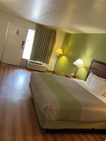 Standard Room, 1 King Bed, Non Smoking | Desk, blackout drapes, free WiFi, bed sheets