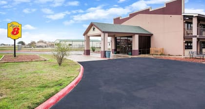 Super 8 by Wyndham Giddings