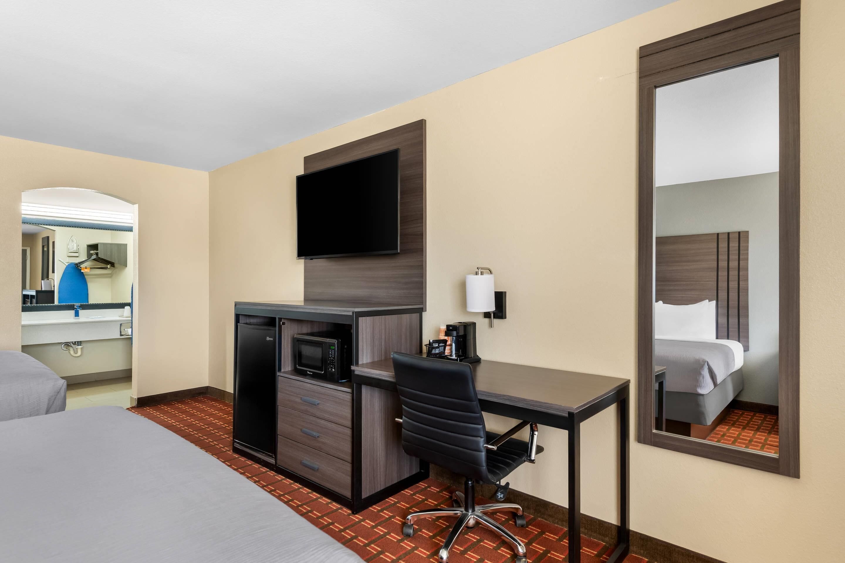 desk, iron/ironing board, cots/infant beds, rollaway beds