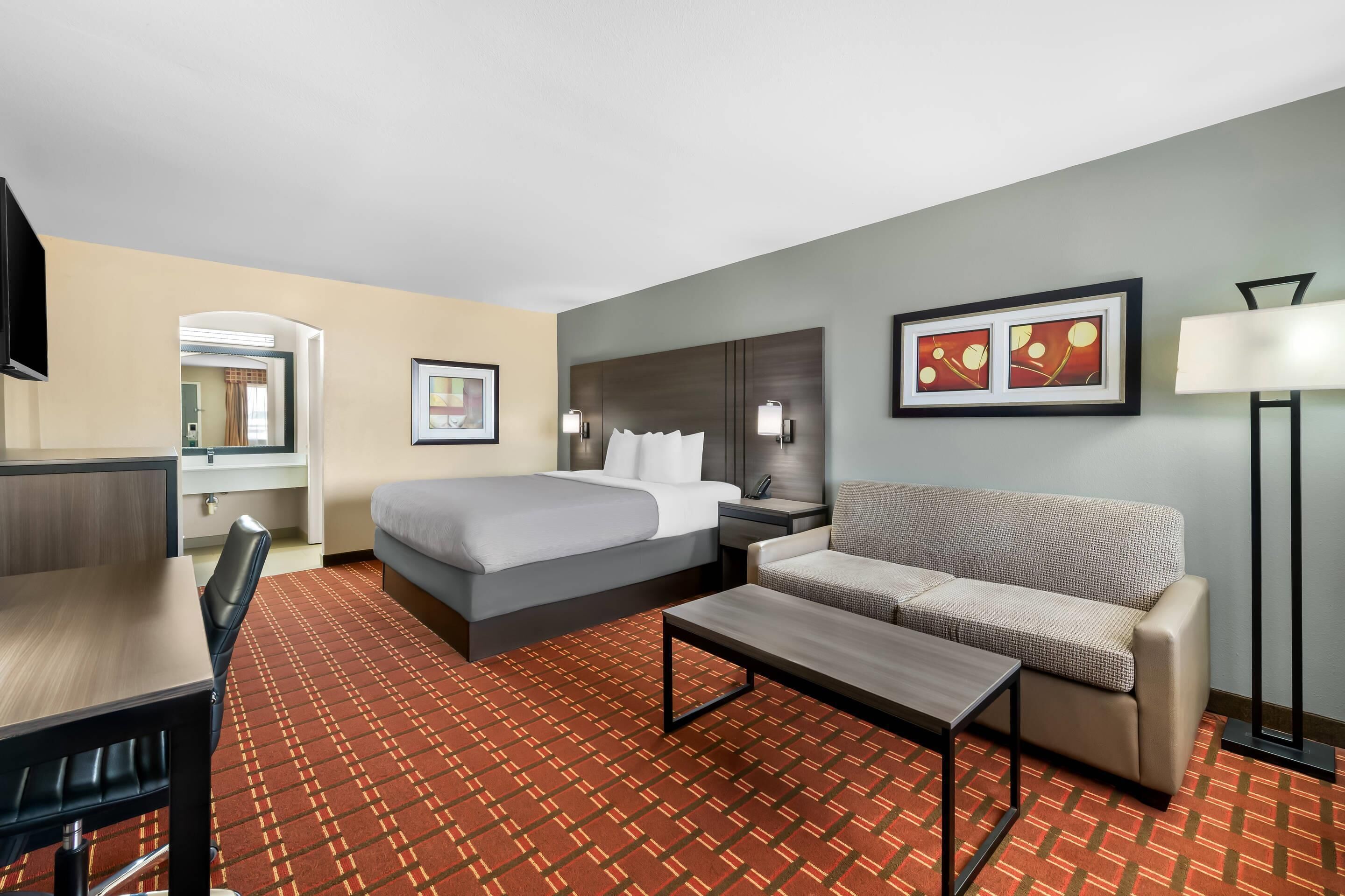 standard room, 1 king bed, non smoking | desk, iron/ironing board, cots/infant beds, rollaway beds