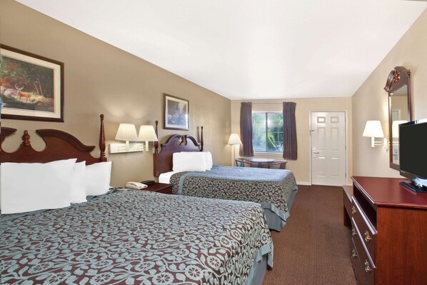 Desk, soundproofing, iron/ironing board, free WiFi - Days Inn by Wyndham Kerrville (Kerrville)