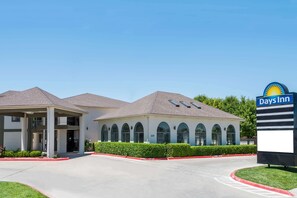 Exterior - Days Inn by Wyndham Amarillo - Medical Center (Amarillo)