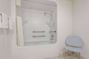 Standardzimmer, 1 King-Bett, barrierefrei, Nichtraucher | Badezimmer