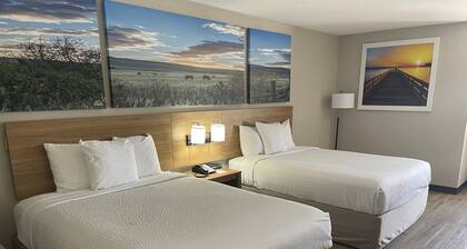 Days Inn by Wyndham Dallas Plano