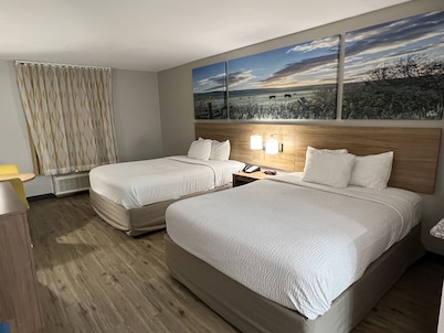 Days Inn by Wyndham Dallas Plano