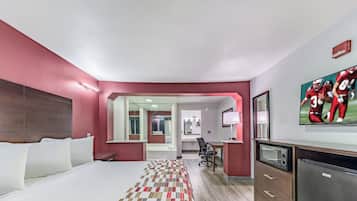 Superior Room, 1 King Bed, Jetted Tub (Smoke Free) | Desk, blackout drapes, cribs (free), WiFi (free)