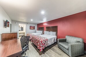 Desk, blackout drapes, free cribs/infant beds, free WiFi - Red Roof Inn Dallas - Mesquite/ Fair Park NE (Mesquite)