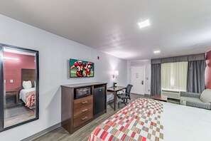 Superior Room, 1 King Bed with Sofa bed (Smoke Free) | Desk, blackout drapes, cribs (free), WiFi (free) - Red Roof Inn Dallas - Mesquite/ Fair Park NE (Mesquite)