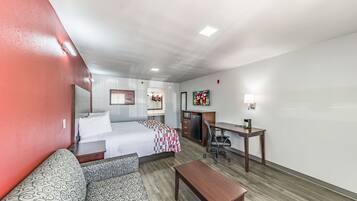Superior kamer, 1 kingsize bed met slaapbank (Smoke Free) | Een bureau, verduisterende gordijnen, gratis babybedden, gratis wifi
