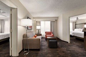 Suite, 2 Bedrooms, Non Smoking | Living area