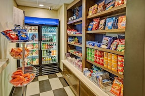 Snack bar - Hampton Inn Houston Baytown (Baytown)