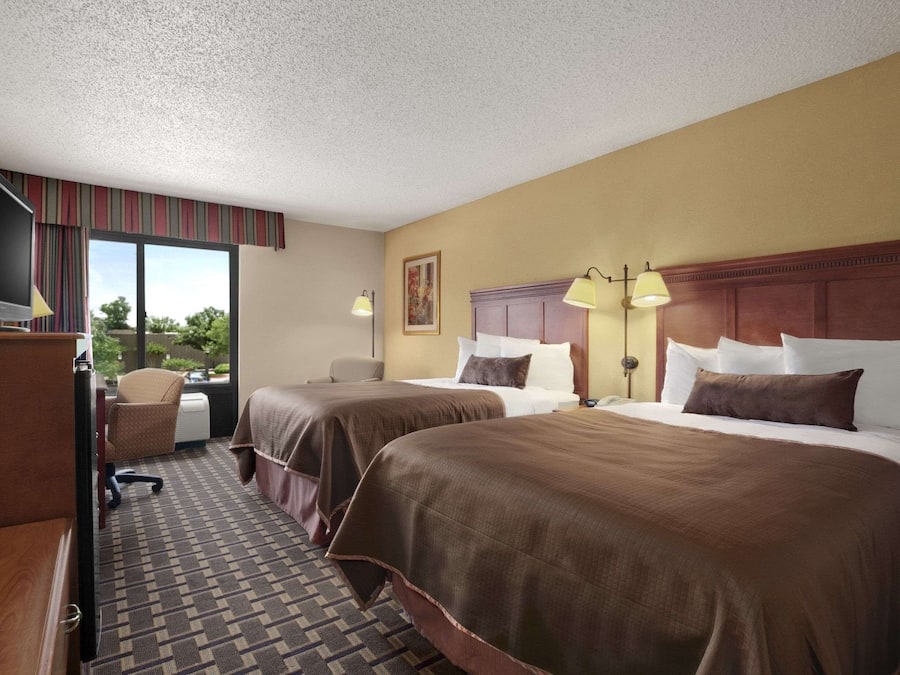 Coffres-forts dans les chambres, bureau