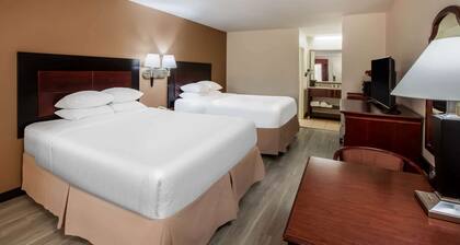 Days Inn & Suites by Wyndham Tyler