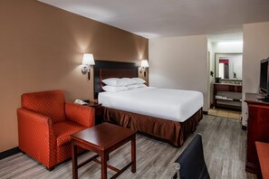 Desk, blackout curtains, free WiFi, bed sheets - Days Inn & Suites by Wyndham Tyler (Tyler)