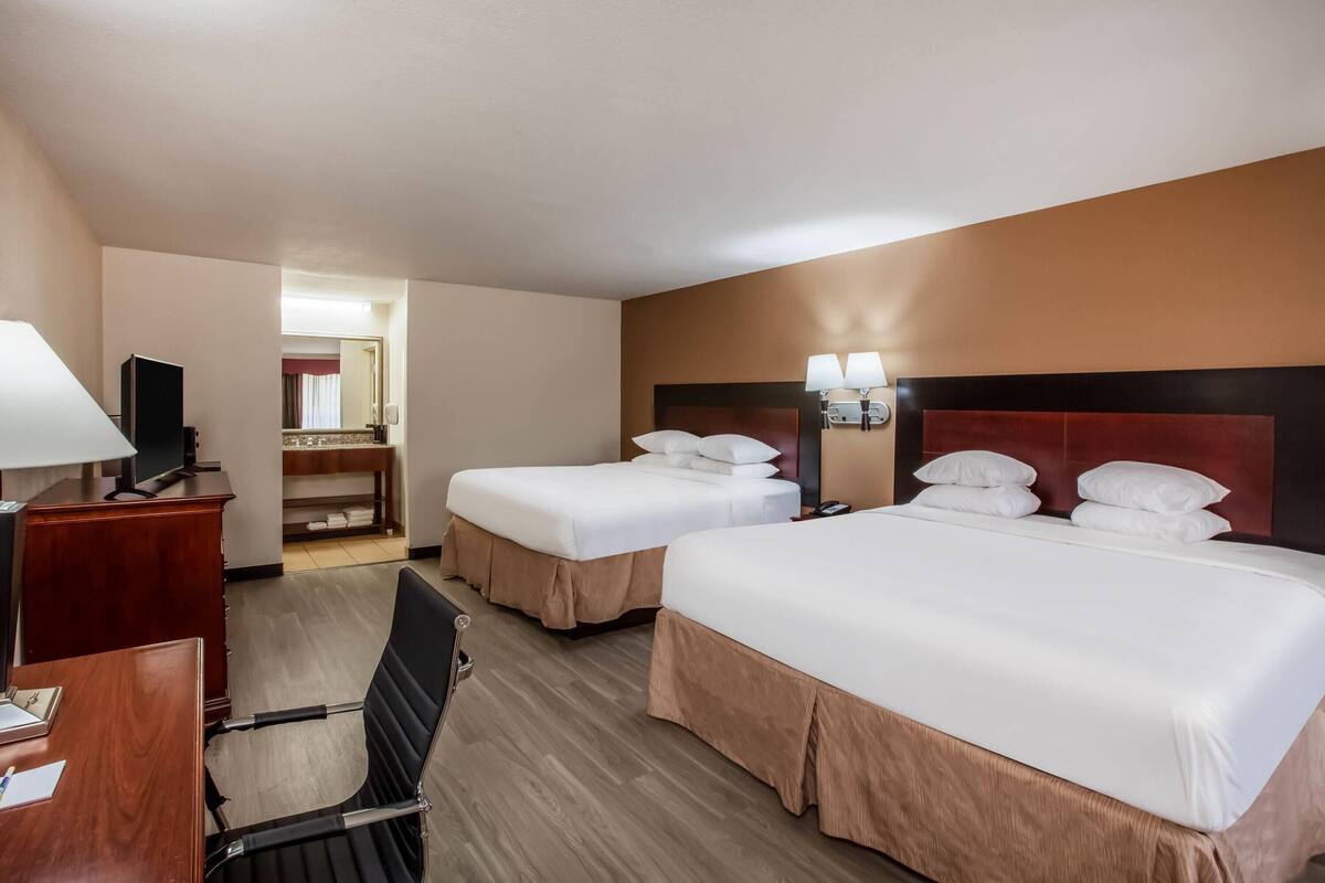 Room, Multiple Beds, Non Smoking | Desk, blackout drapes, WiFi, bed sheets