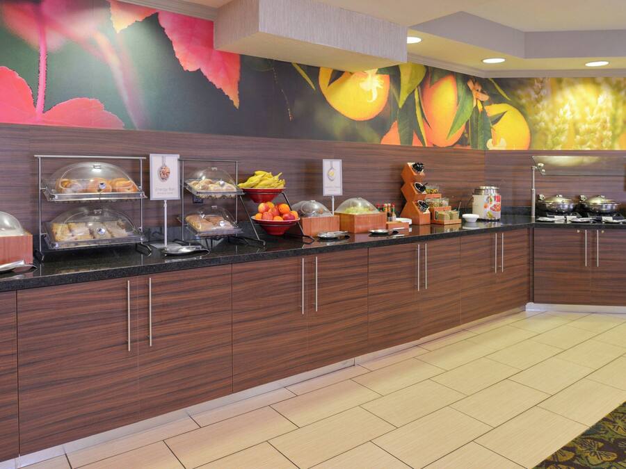 Free daily continental breakfast