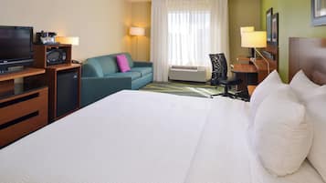 Room, 1 King Bed with Sofa bed, Non Smoking | Laptop workspace, blackout drapes, iron/ironing board