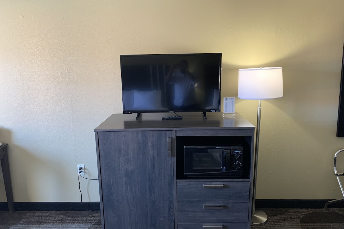 standard room, 2 queen beds, non smoking | television