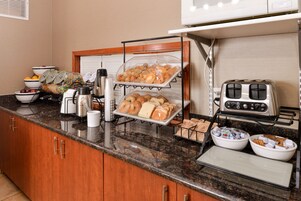 Petit déjeuner buffet compris