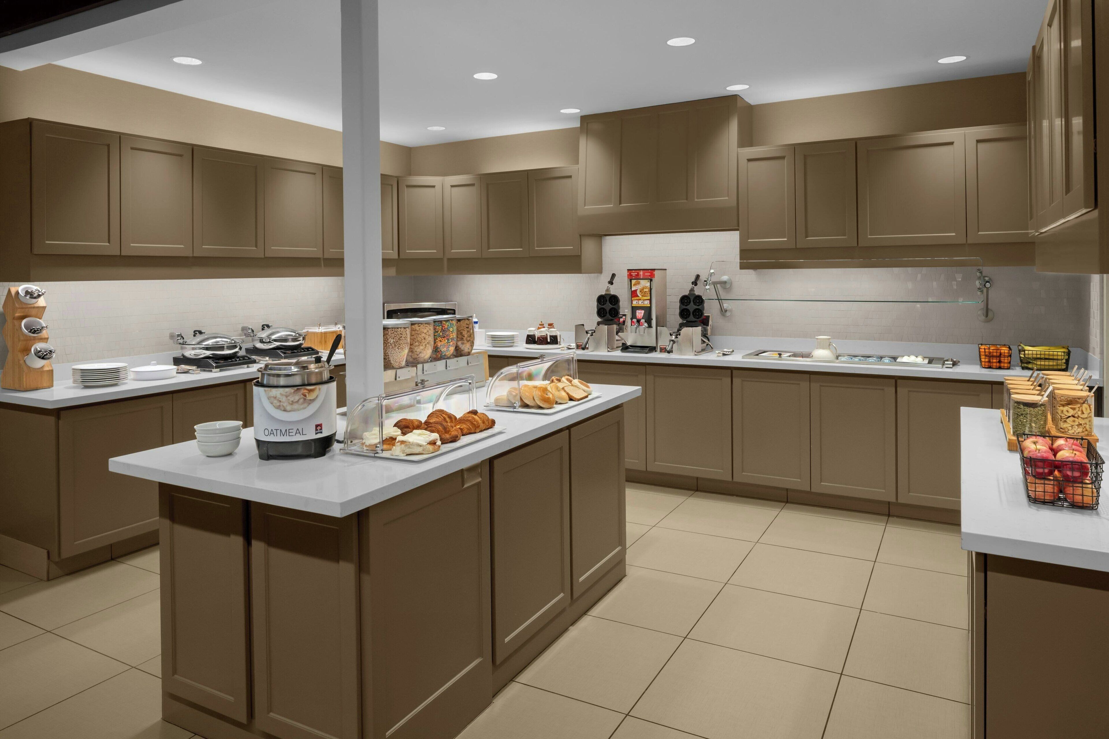 free buffet breakfast