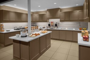 Free buffet breakfast 