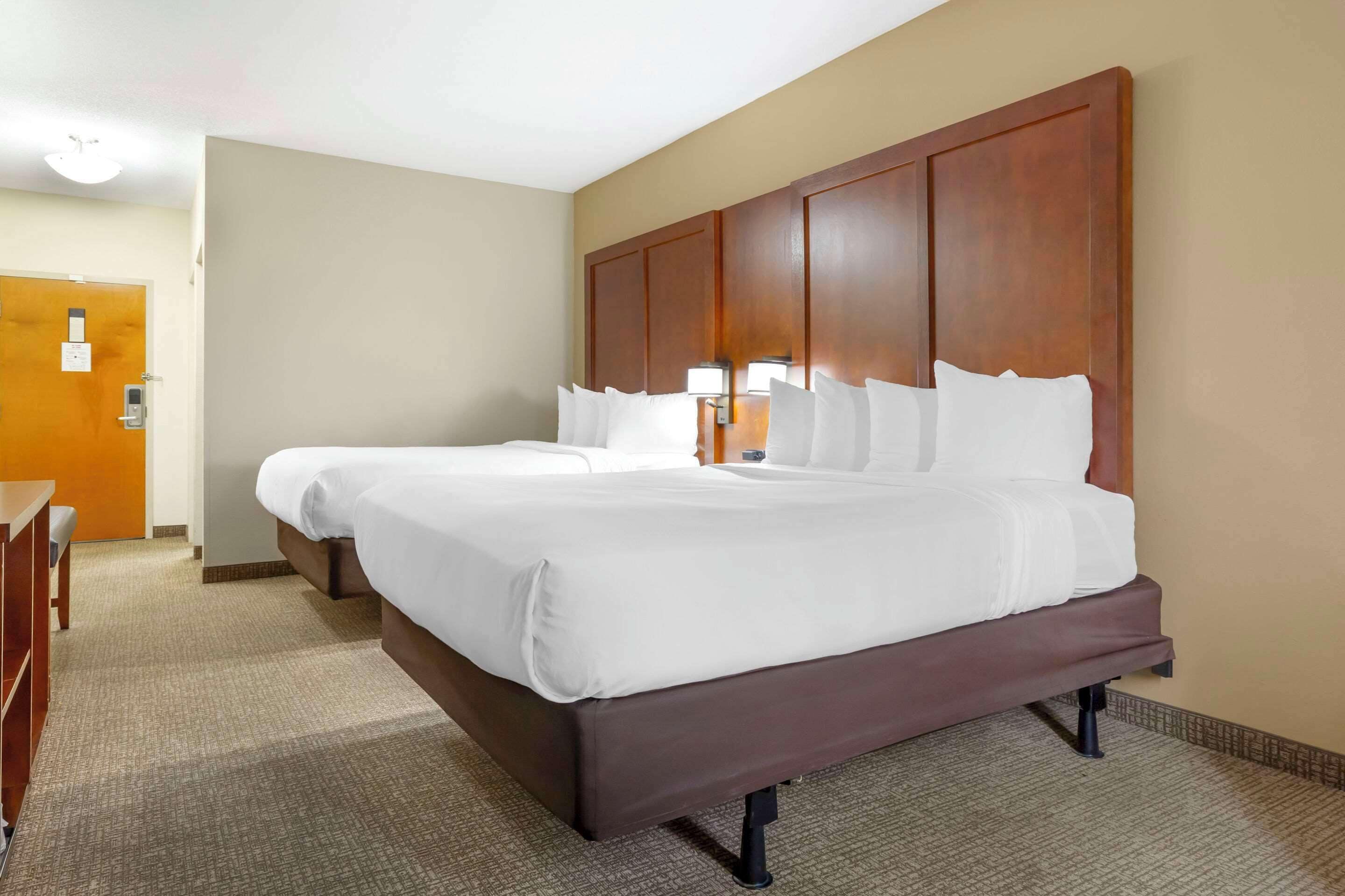 standard room, 2 queen beds, non smoking | desk, blackout curtains, iron/ironing board, free cots/infant beds