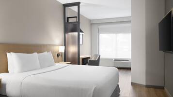 Seprai antialergi, brankas, meja kerja, dan tirai kedap cahaya