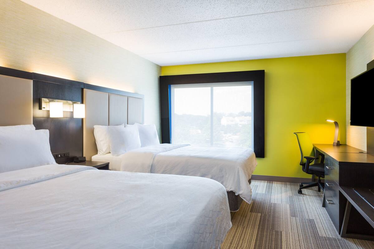 In-room safe, desk, laptop workspace, blackout drapes