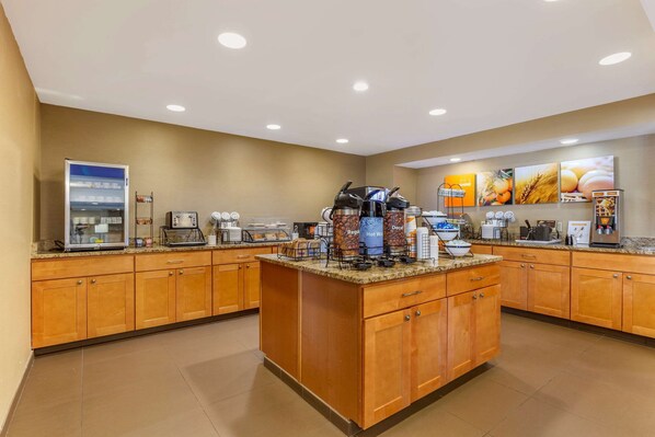 Free daily cooked-to-order breakfast 