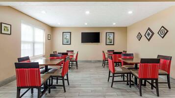 Bao gồm bữa sáng buffet hàng ngày