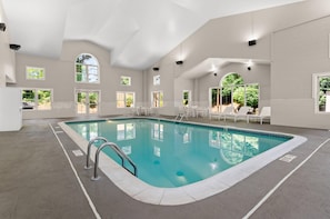 Indoor pool - Country Inn & Suites by Radisson, Roanoke, VA (Roanoke)
