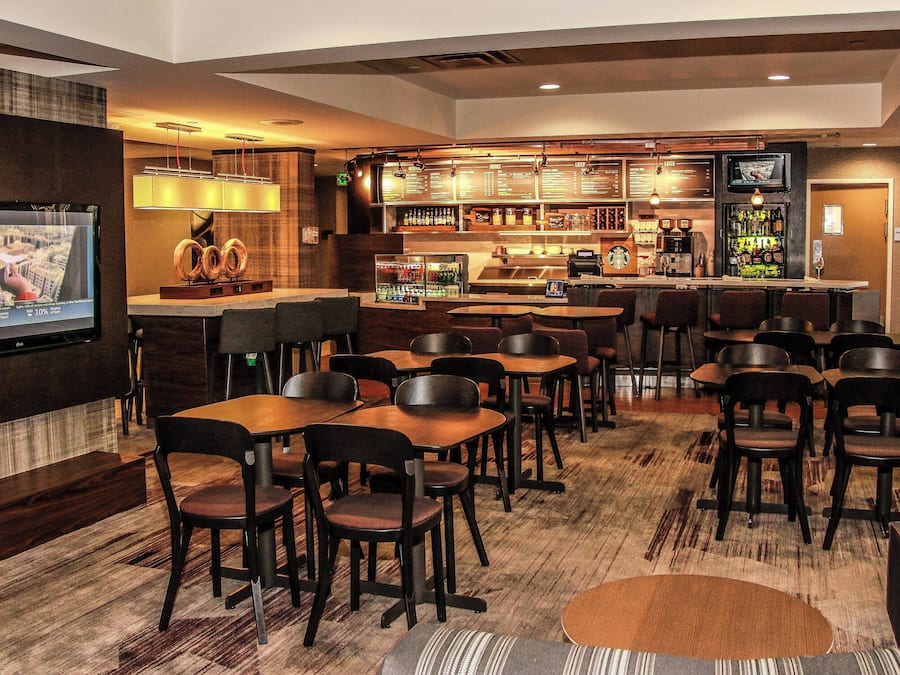 Breakfast and dinner served