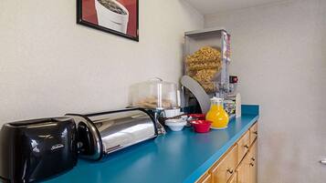 ์์นจ ์์ฌ ๊ณต๊ฐ