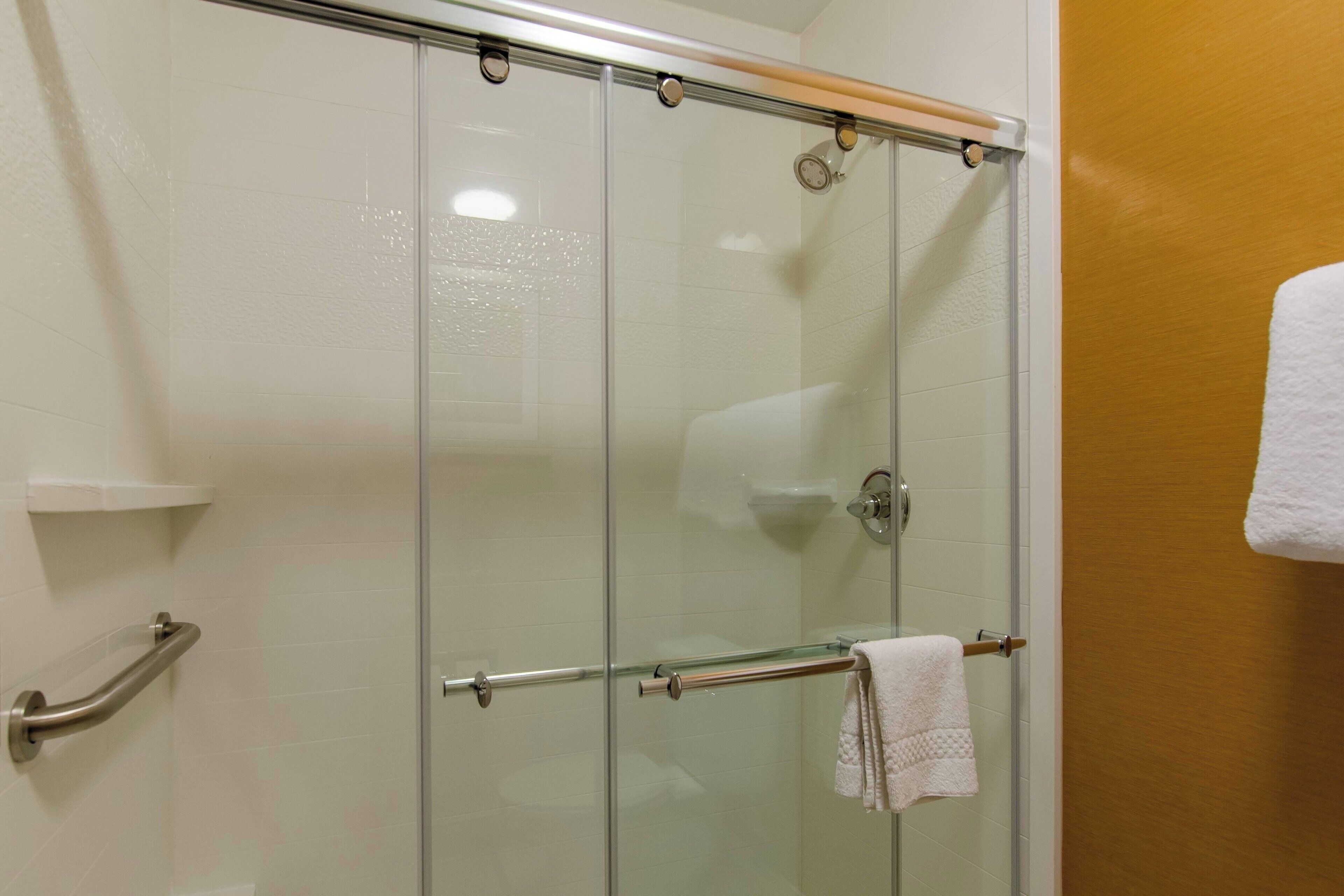 room, 1 king bed, non smoking | bathroom | hair dryer, towels