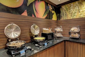 Free daily continental breakfast 