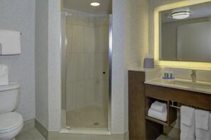 Suite, 1 King Bed with Sofa bed | Bathroom - Holiday Inn Express Chester by IHG (Chester)