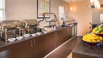 Colazione a buffet inclusa, servita tutte le mattine