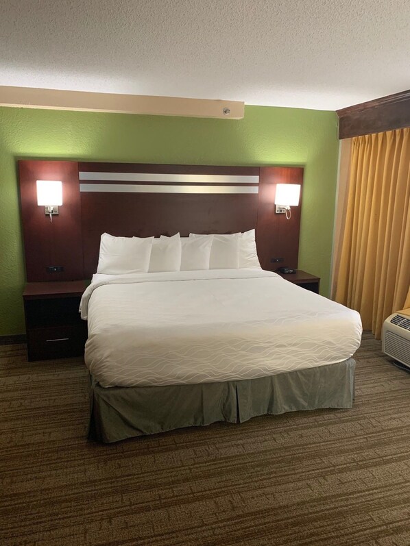 Executive Suite, 1 King Bed, Non Smoking | In-room safe, desk, laptop workspace, blackout drapes