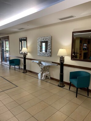 ロビー応接スペース