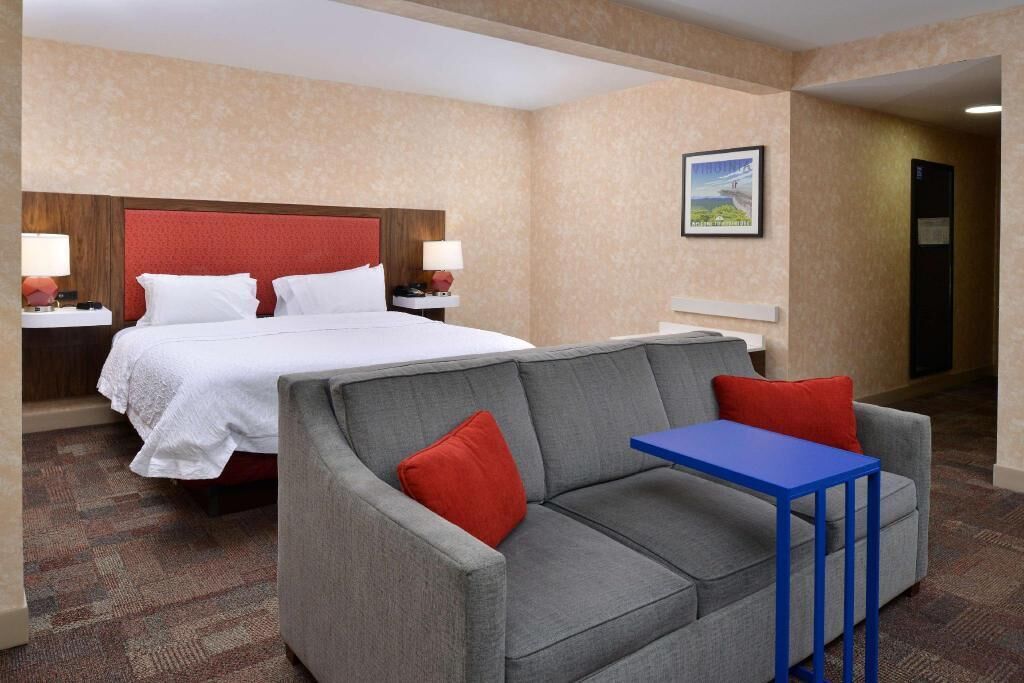 In-room safe, iron/ironing board, free WiFi, bed sheets