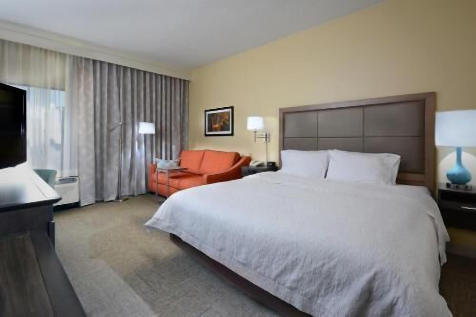 Premium bedding, in-room safe, desk, blackout curtains