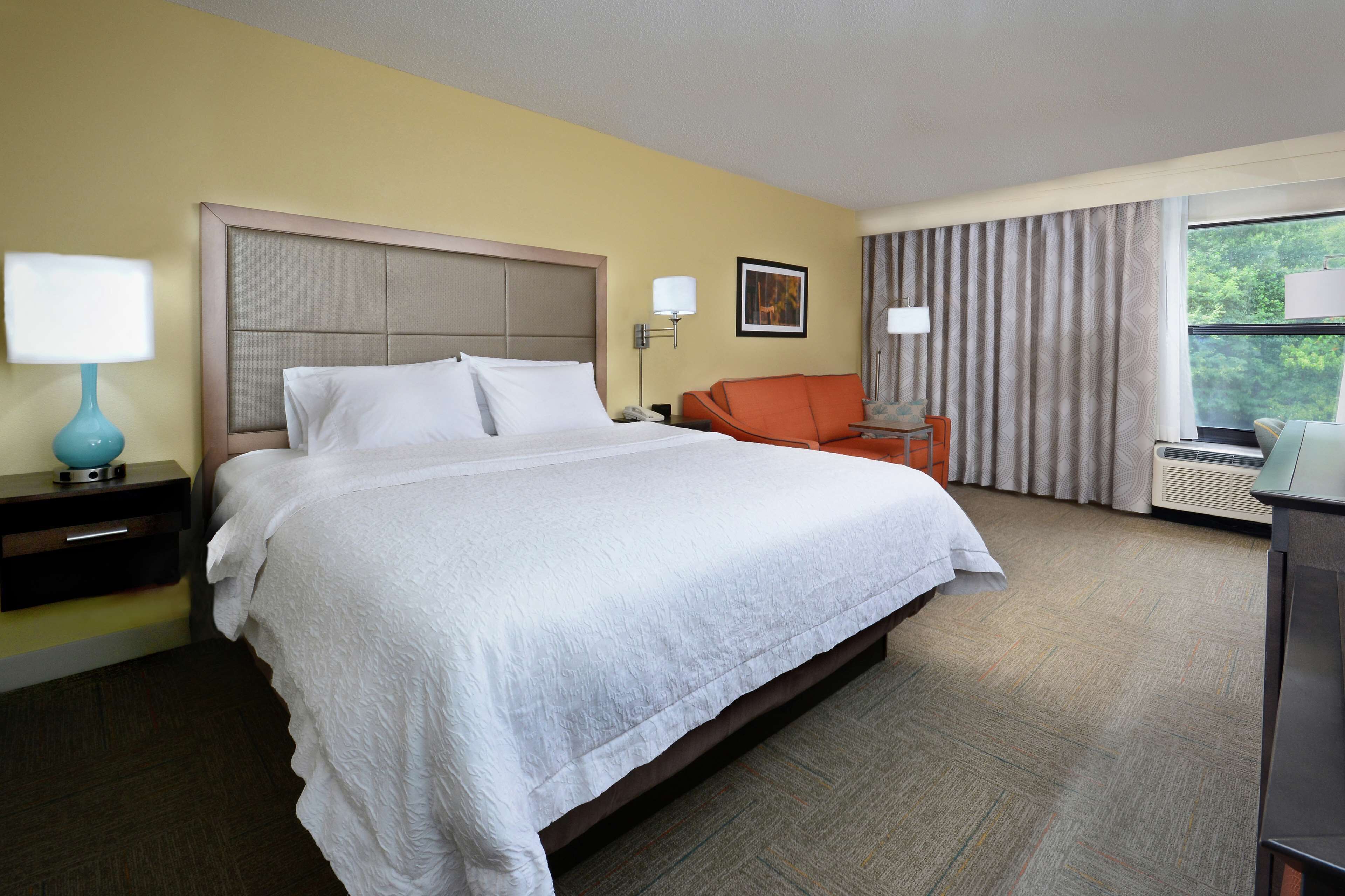 Premium bedding, in-room safe, desk, blackout curtains